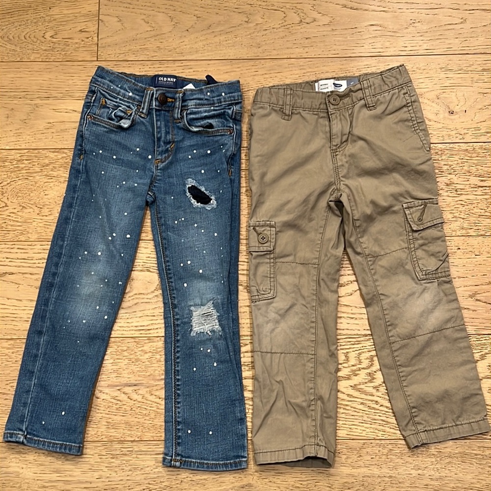 Old navy jeans and cargo - Lot of 2